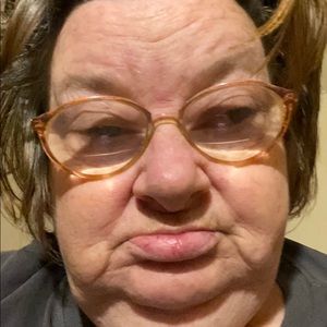 Meet your Posher, Deborah